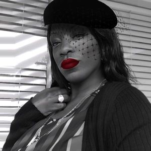 Meet your Posher, Adriana